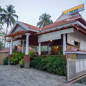 Willow Heights Hotel Athirappilly Exterior photo