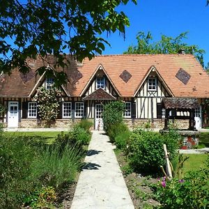 Le Clos Sainte Helene Acomodação com café da manhã Glos-sur-Risle Exterior photo