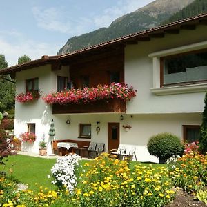 Haus Rosi Apartamento Sankt Leonhard im Pitztal Exterior photo