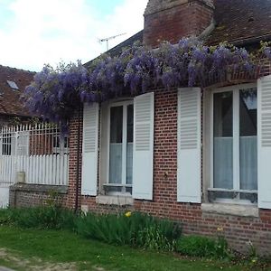 Les Glycines Vila Cressonsacq Exterior photo