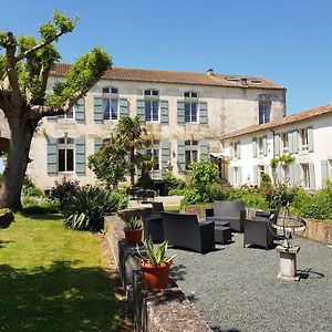 Domaine De Chantageasse Hotel Asnières-la-Giraud Exterior photo