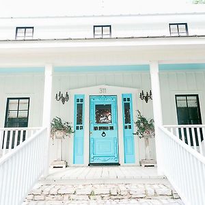 The Frenchie Hotel Round Top Exterior photo