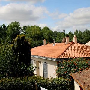 Maison d'hôtes LE LAVOIR Hotel Fontaines  Exterior photo