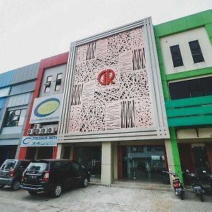 Reddoorz @ Kawasan Industri Jababeka Hotel Bekasi Exterior photo