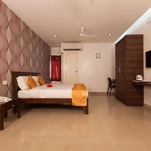 Oyo 454 Hotel Aravindar Residency Siruseri Exterior photo