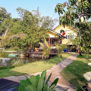 Llamados Fishing Lake Hotel San Kamphaeng Exterior photo