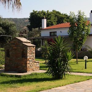 Razi Beach Lefókastron Exterior photo