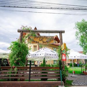 La Padure Pensiune-Restaurant Hotel Novaci-Străini Exterior photo