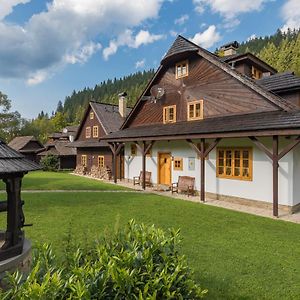 Valasske Chalupy Resort Velké Karlovice Exterior photo