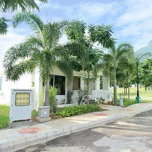 Oyo 24200 Bahri Beautiful Country Hotel Ayyampālaiyam Exterior photo