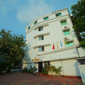 The Vyshakh Hotel Guruvāyūr Exterior photo