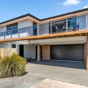 Sparkling Ocean Views - Papamoa Holiday House Exterior photo