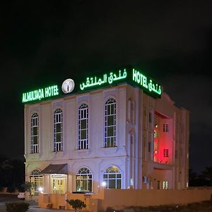 Al Multaqa Hotel Soar Exterior photo