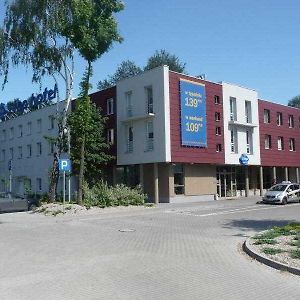 Ibis Budget Wroclaw Stadion Hotel Exterior photo