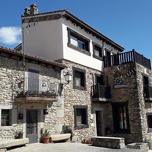Vía Caparra Superior Casa de hóspedes Oliva de Plasencia Exterior photo