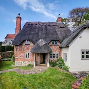 Cosy Cot Vila Stoford Exterior photo