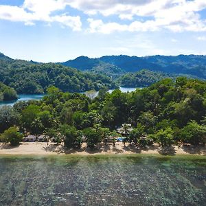 White Sands Beach Resort Lembeh Bitung Exterior photo