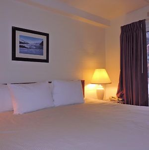 The Driftwood Hotel Juneau Room photo