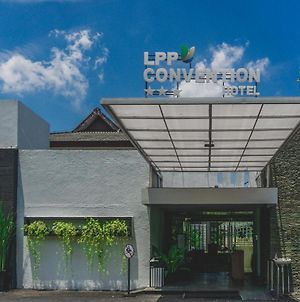 Lpp Convention Hotel Demangan Jogjacarta Exterior photo