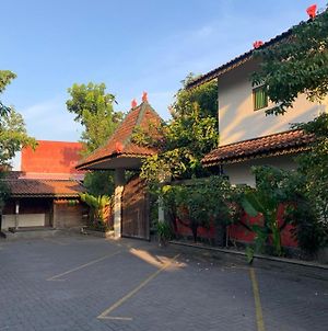 Sonosewu Guesthouse Syariah Jogjacarta Exterior photo