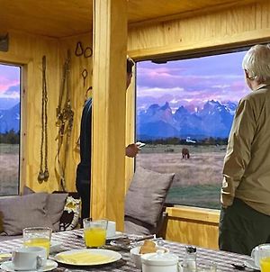 Vista Al Paine - Refugio De Aventura Acomodação com café da manhã Torres del Paine National Park Exterior photo