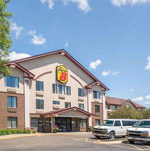 Super 8 By Wyndham Bloomington/Airport Hotel Exterior photo