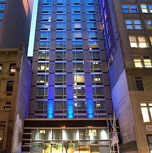 Holiday Inn Express - Times Square South, An Ihg Hotel Nova Iorque Exterior photo