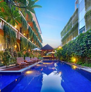 Bali Chaya Hotel Legian Exterior photo