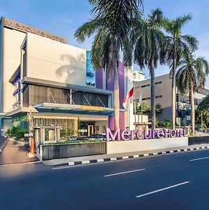 Mercure Jakarta Cikini Hotel Exterior photo
