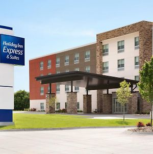 Holiday Inn Express & Suites Red Wing Exterior photo