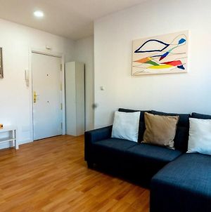 Homely 2 Bedroom Apartment In Barajas Madri Exterior photo