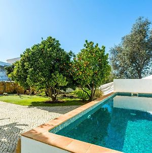 Pera Vintage Villa With Pool By Homing Exterior photo