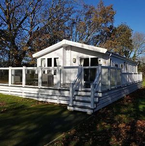 Luxurious 6 Berth Lodge In A Quiet Location Shanklin Exterior photo