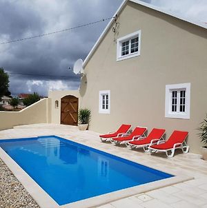 Modern Holiday Home In Alvorinha With Private Pool Alvorninha Exterior photo