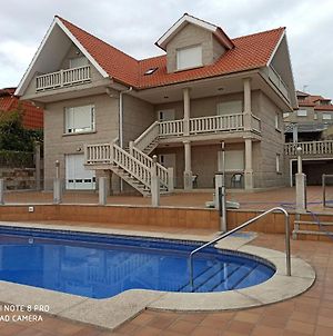 Villa Con Piscina En Sanxenxo Con Vistas Al Mar Ideal Para Familias Exterior photo