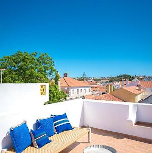 Stylishly Renovated 4-Bedroom Historical Townhouse With Rooftop Santiago do Cacém Exterior photo