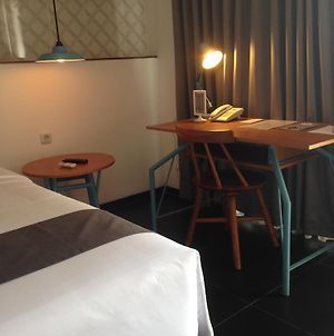 Hotel Candiview Semarang Room photo
