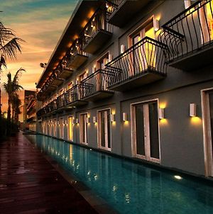 Frii Bali Echo Beach Hotel Canggu Exterior photo