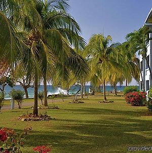 Carib Beach Apartments Negril Exterior photo