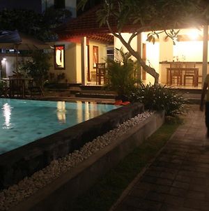 Puri Clinton Bali Apartamento Nusa Dua  Exterior photo