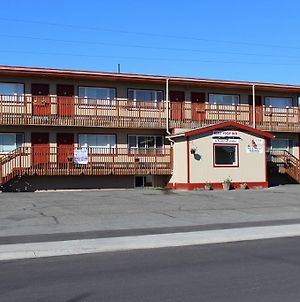 Bent Prop Inn And Hostel Of Alaska - Midtown Anchorage Exterior photo
