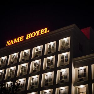 Same Hotel Malang Exterior photo