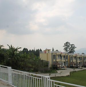 Villa Angkasa Bogor Exterior photo