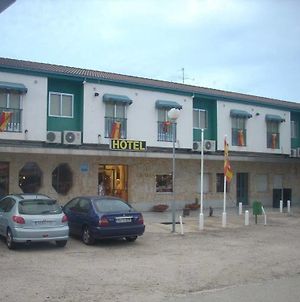 Hotel Corona De Castilla Villares de la Reina Exterior photo