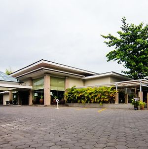 Tasneem Convention Hotel Yogyakarta Jogjacarta Exterior photo
