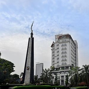 Amaroossa Royal Hotel Bogor Exterior photo