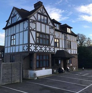 Barrington Lodge Crawley  Exterior photo