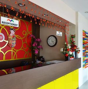 Nida Rooms Tampan Hj Soebrantas Simpang Baru Pekanbaru Exterior photo
