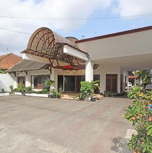 Reddoorz Plus @ Taman Siswa 3 Hotel Jogjacarta Exterior photo
