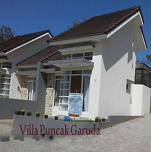 Villa Puncak Garuda Malang Exterior photo